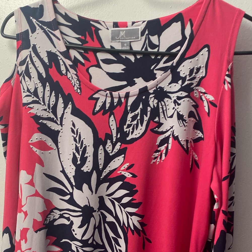 Woman’s blouse size small